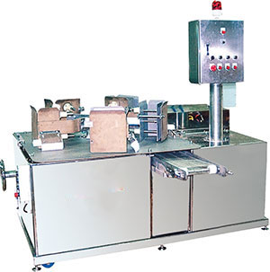 Meat cutting machine